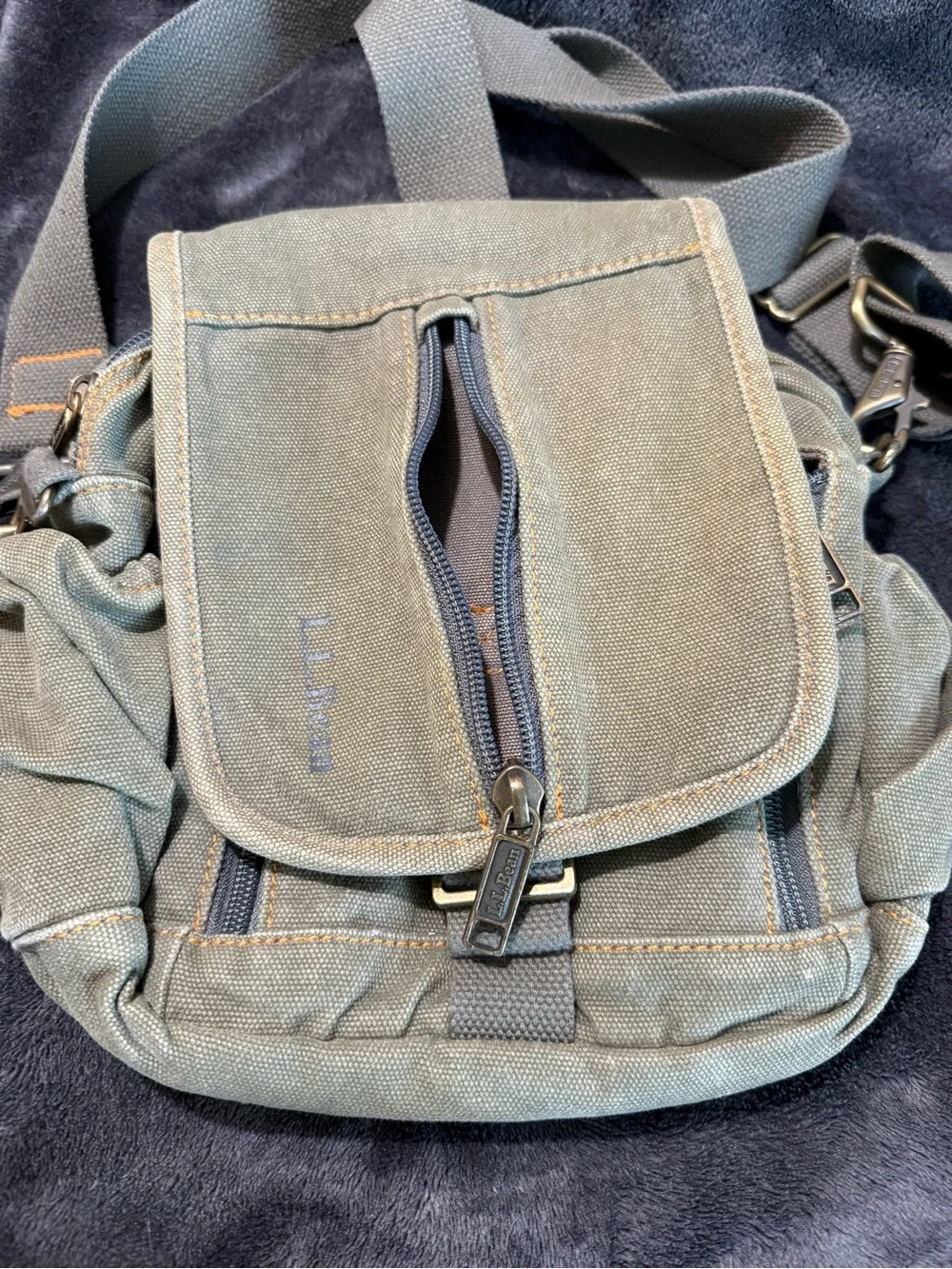 LL Bean Vintage Small Army Green Canvas Crossbody Messenger Shoulder Utility Bag